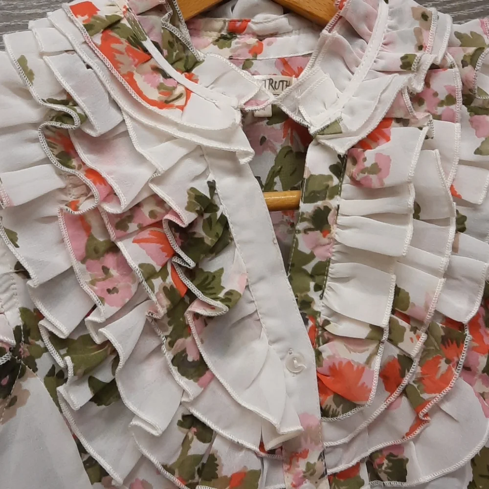 Live 4 Truth ruffles summer floral top - Picture 3 of 8